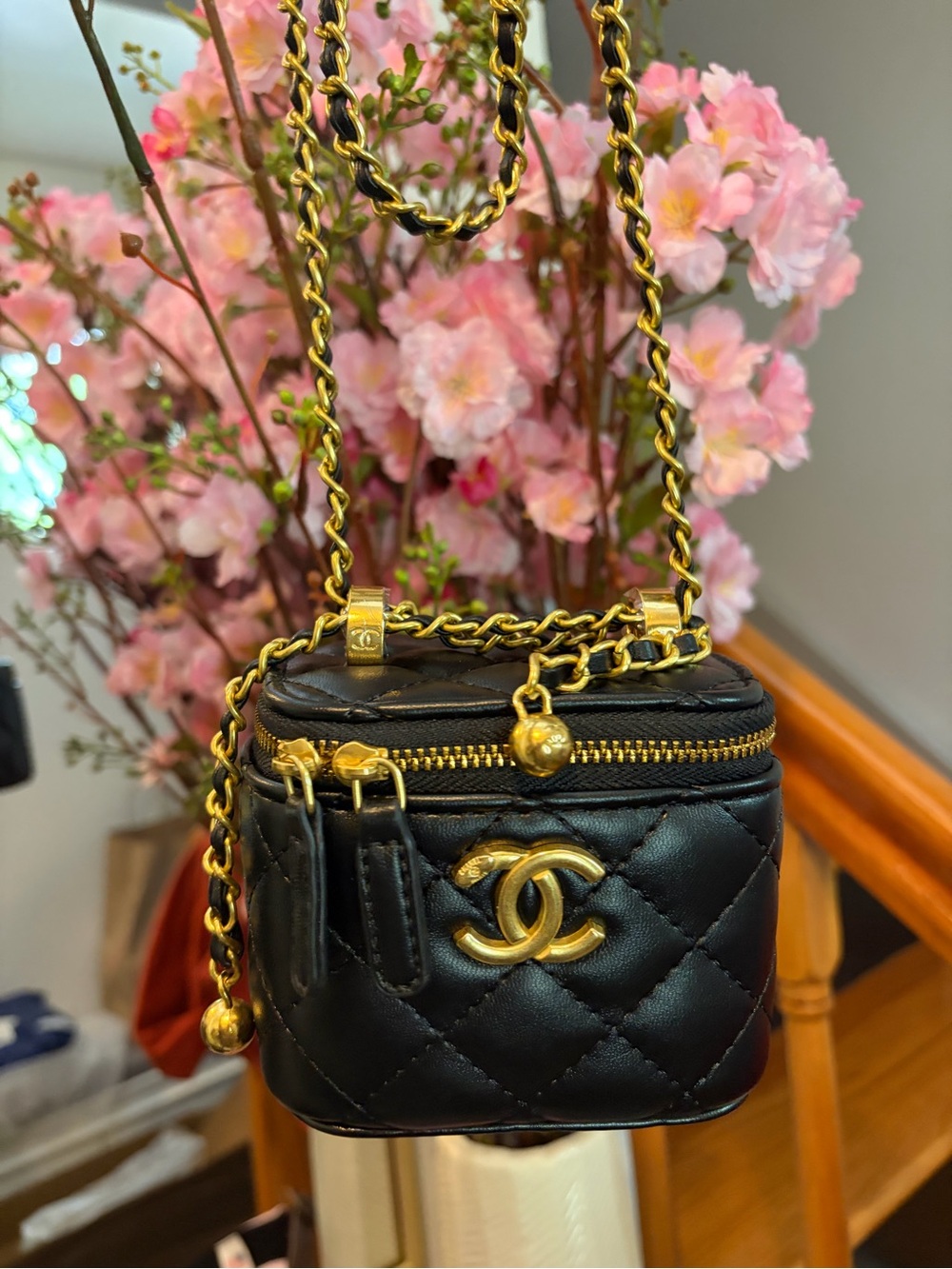 RARE DESIGNER VIP BLACK QUILTED MINI VANITY CROSSBODY